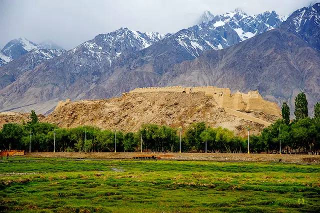 看头条后天就能从克拉玛依坐火车到喀什啦！
