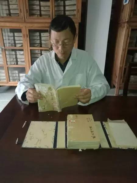 古籍虫蛀修复用什么胶,虫蛀的古籍如何修复