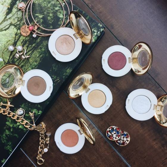 娲讳箙瑙佹湁鍝簺绯诲垪,娲讳箙瑙佺殑褰╁鍝佺墝