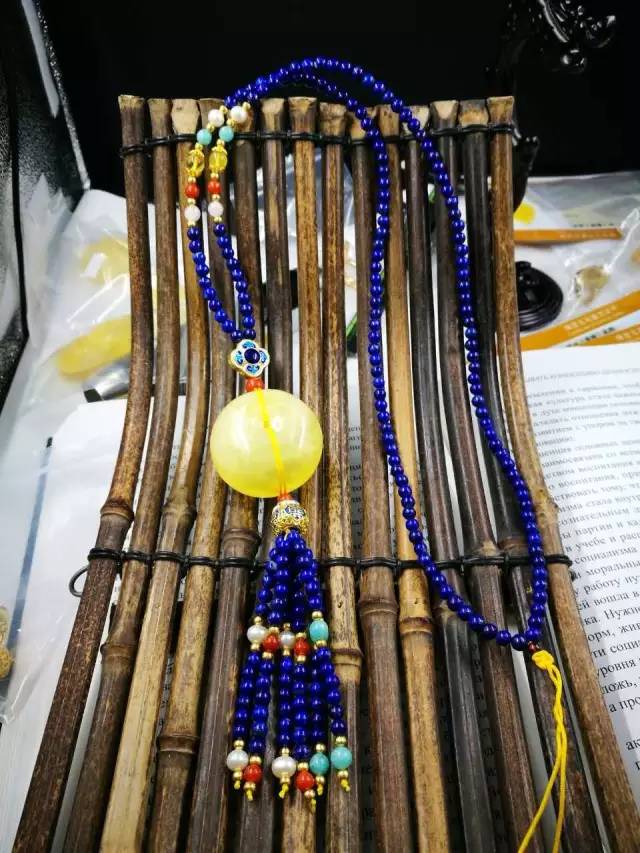 琥珀蜜蜡哪个储量大,琥珀蜜蜡是什么材质