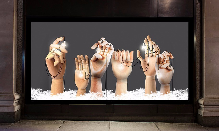 不必花钱去剧院，这间商店里每次转身都是一出精装大戏