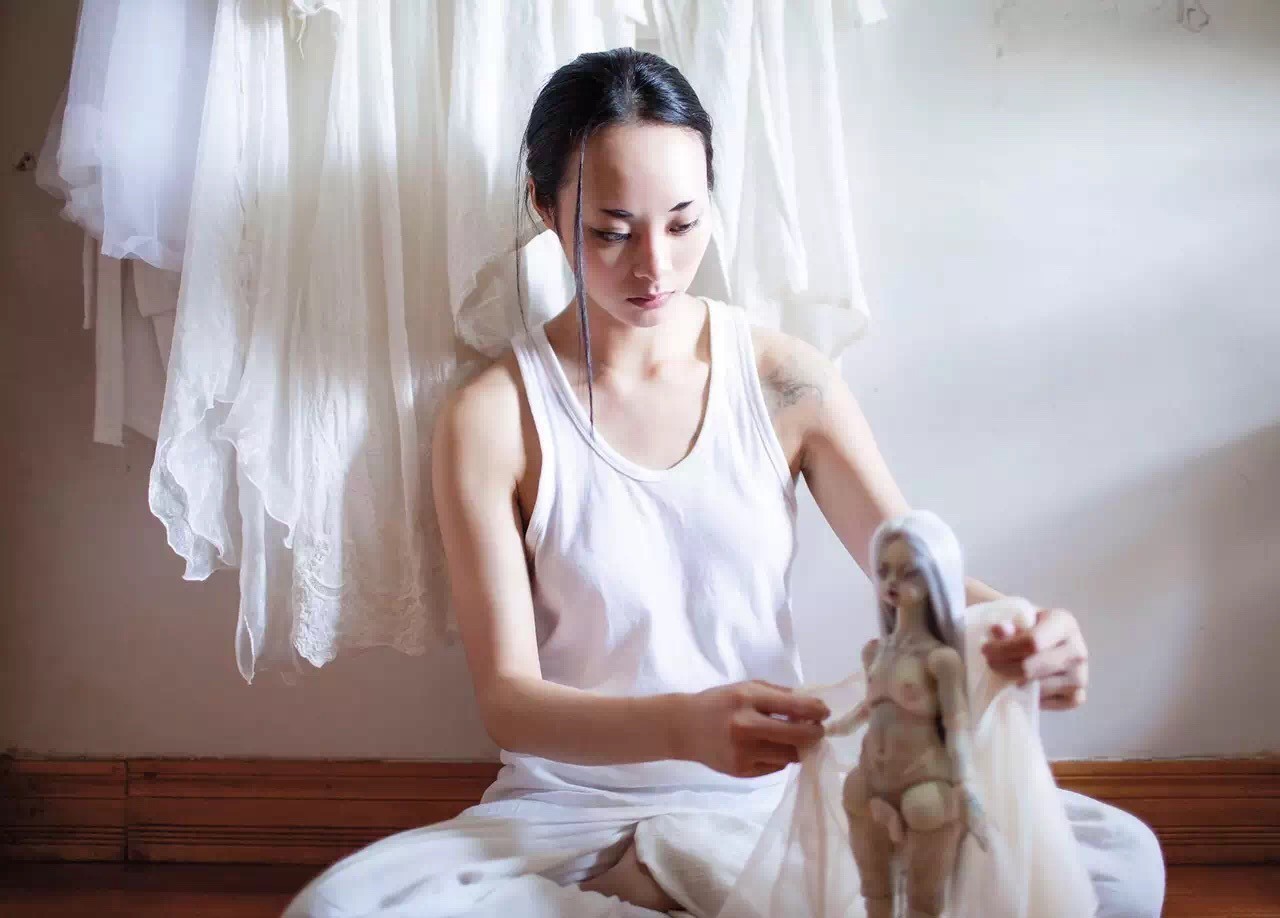 他们为何痴迷一尊动辄数千上万元的BJD娃娃？|封面报道