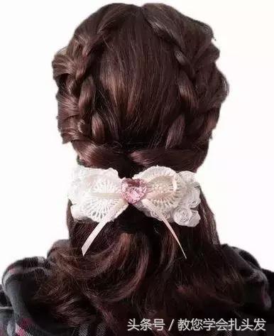 大蝴蝶结头饰发型小清新,蝴蝶结头饰搭配什么发型好看短发