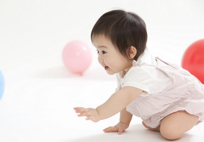 宝宝经常搓鼻子揉眼睛家长要警惕,宝宝喜欢揉鼻子是怎么回事