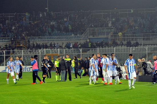 地震火山闪电,地震暴风雪