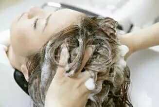 用醋洗头能促进头发生长吗,用白醋洗头真的可以让头发变多吗