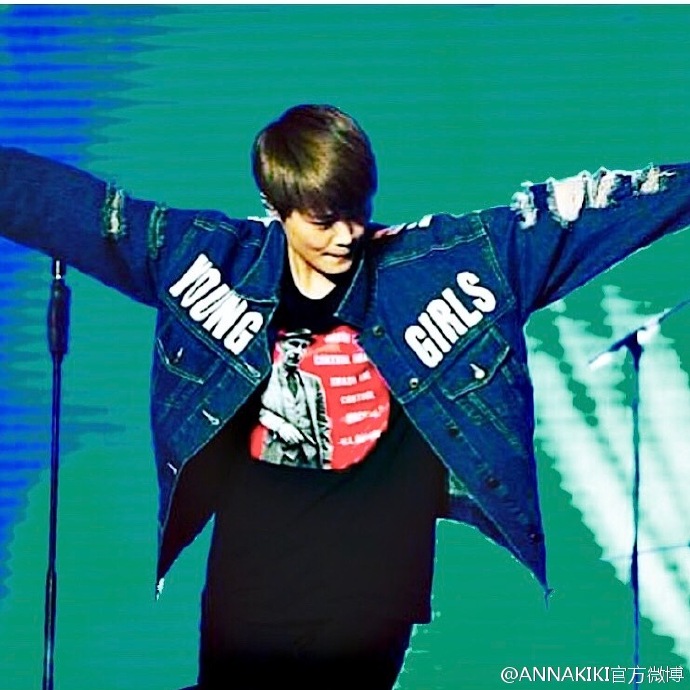 时尚宠儿李宇春和杨幂,李宇春受时尚品牌青睐