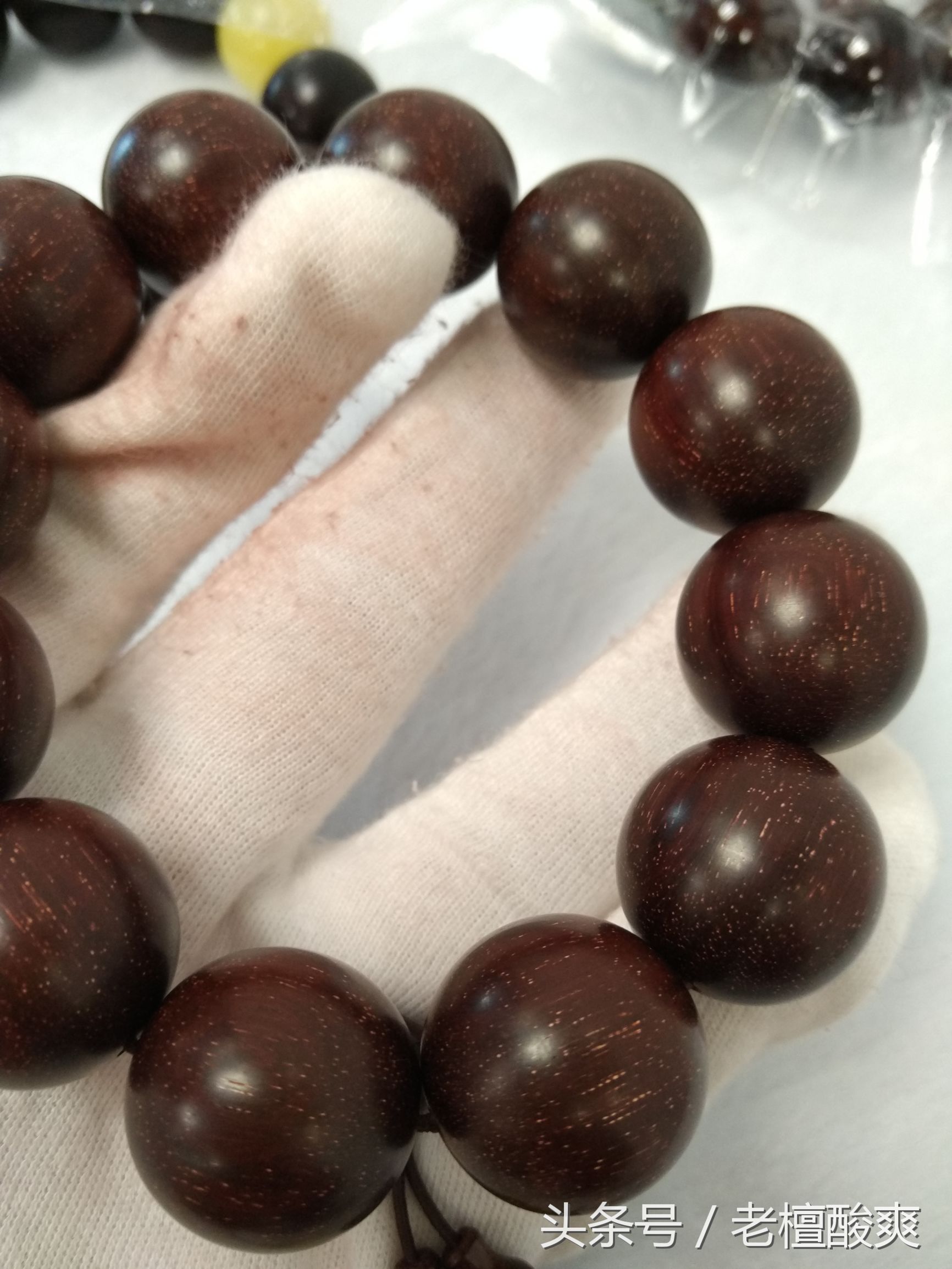 小叶紫檀手串2016年走向,小叶紫檀手串如何选择才不会吃亏