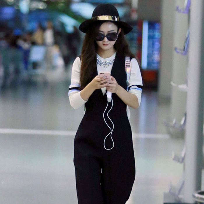 赵丽颖阔腿连体裤,赵丽颖穿吊带阔腿连体裤