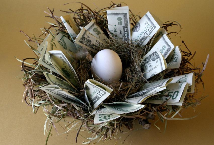 智佳金服说，工薪族如何避免被人民币贬值伤到筋骨？