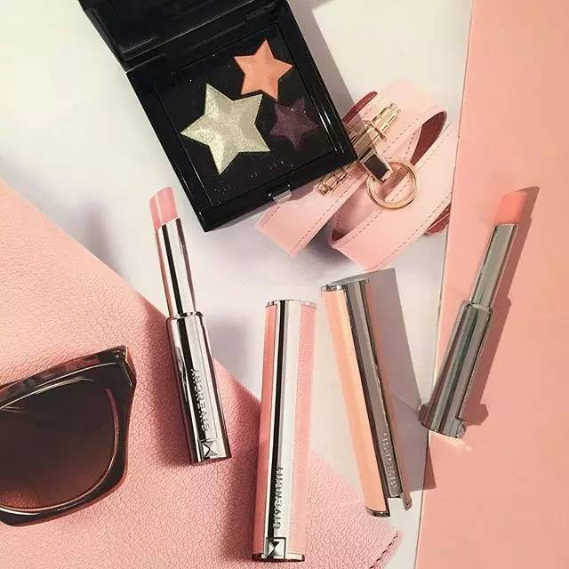 唇膏不掉色不沾杯推荐,唇膏不变色好物推荐