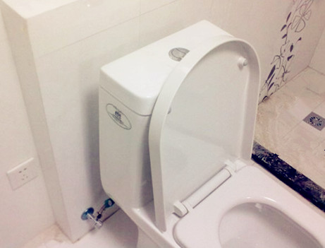 马桶后面离墙10多公分怎么处理,马桶后面离墙距离多少是合适的