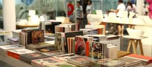 为了了解什么是好物,她3年时间把自己家所有家具摆设换了3遍