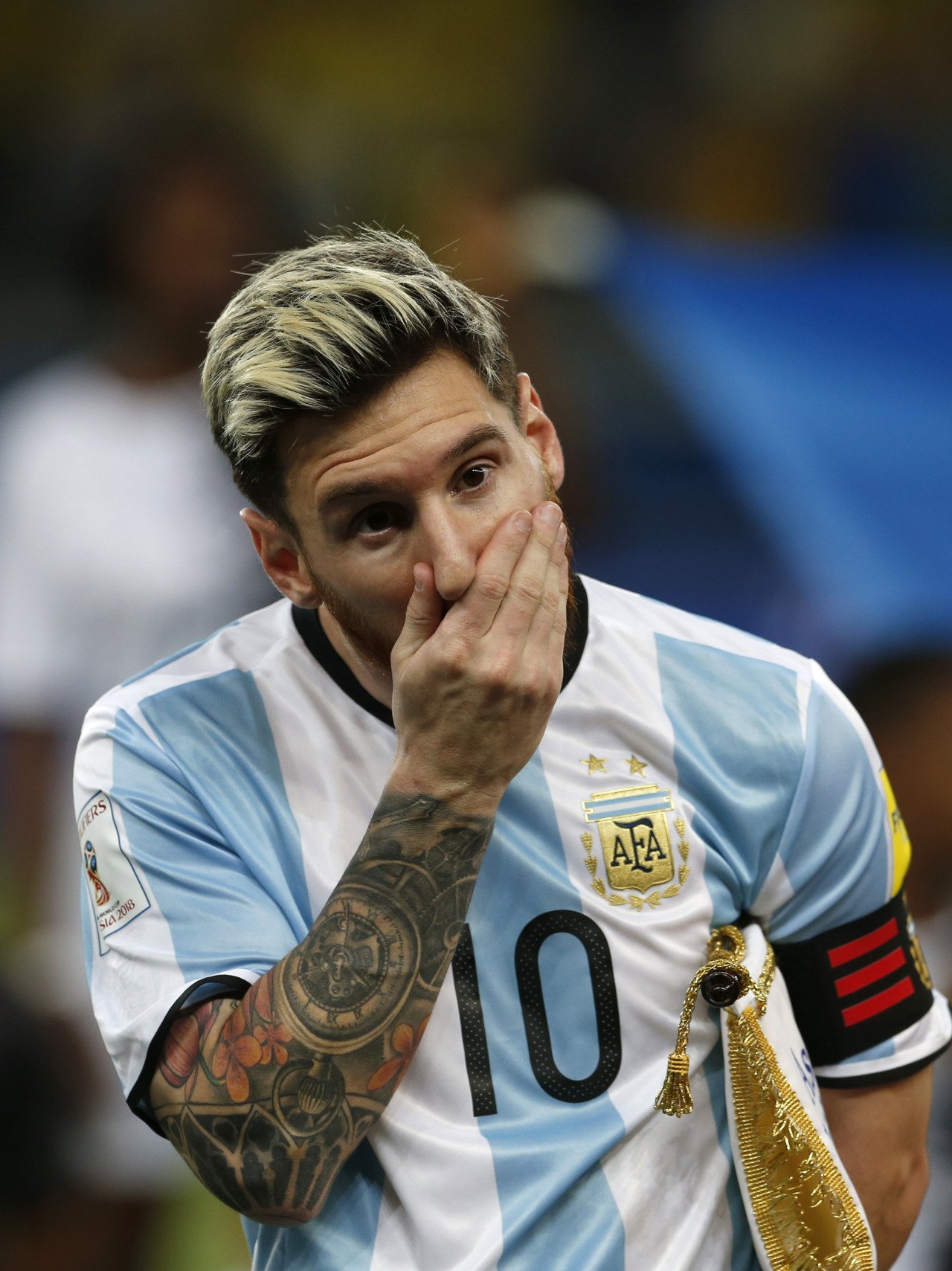 巴西队内马尔2比0,世预赛内马尔对梅西