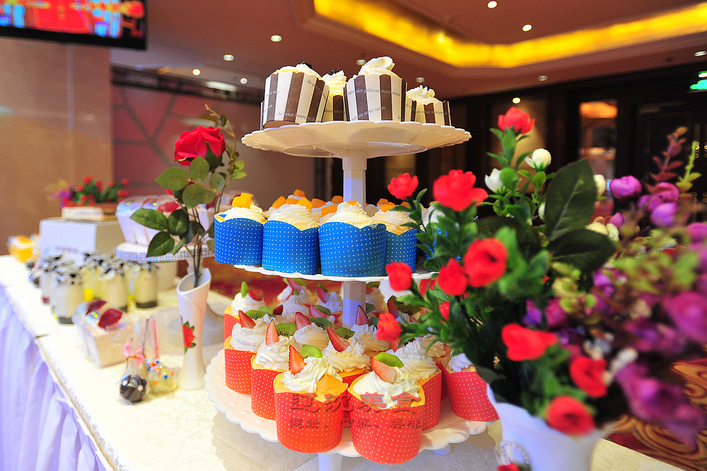 沈阳办场婚礼多少钱,请问现在办婚宴需要多少钱一桌