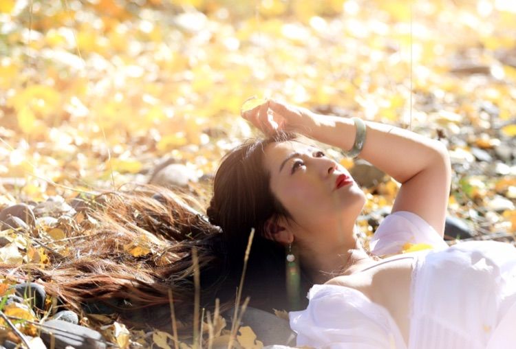 我在秋天等你是什么歌,我在秋天等你美到心碎散文