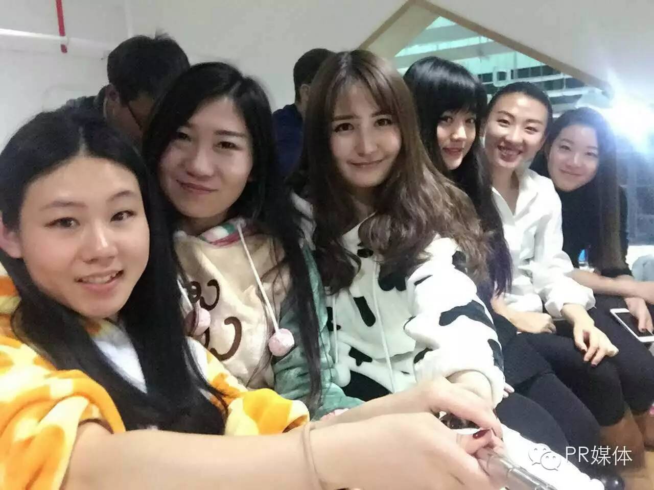 和公关总监“一起睡”的感觉，原来是这样的！