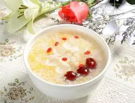 风华正茂，怎能没了青春只剩“痘”