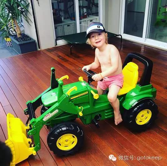 八块腹肌的小怪兽,腹肌小怪兽