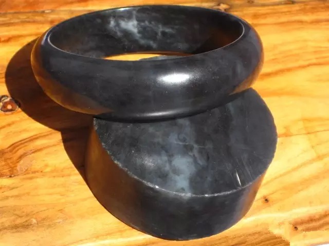 和田玉阿富汗玉的区别,和田玉和卡瓦石的区别