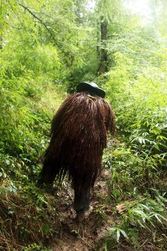 西部刀手，行走于中国道教神山四川洪雅瓦屋山，暗藏杀伐之气！