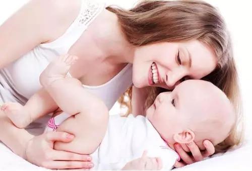 孩子四个地方变红家长一定要重视,爸妈看宝宝反应