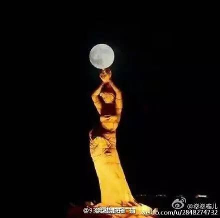 错过再等18年！昨晚的超级月亮太给力，穿透雾霾把梦照亮！