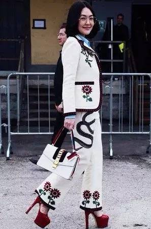 推荐值得入手的大牌包包,代购大牌包包店铺推荐