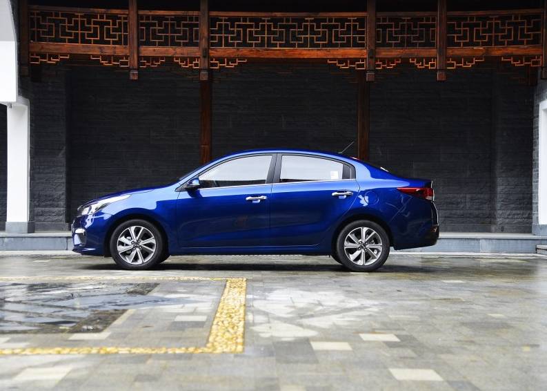 北京现代伊兰特起亚k2多少钱,起亚k2和现代酷派