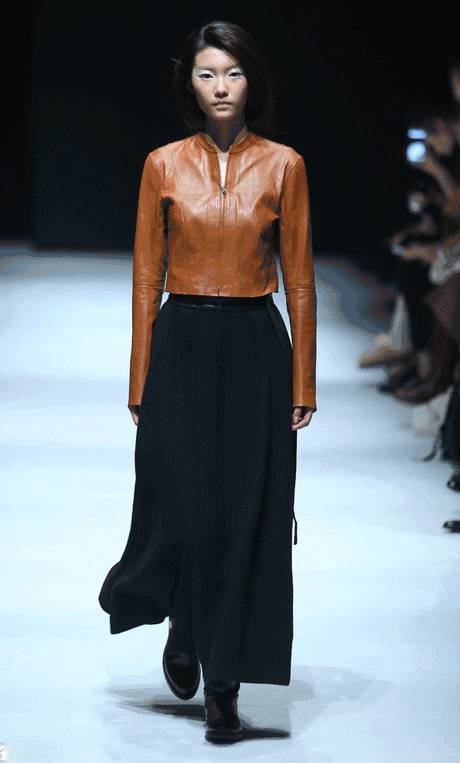 杨幂同款回力2022橙色板鞋,回力鞋子45元