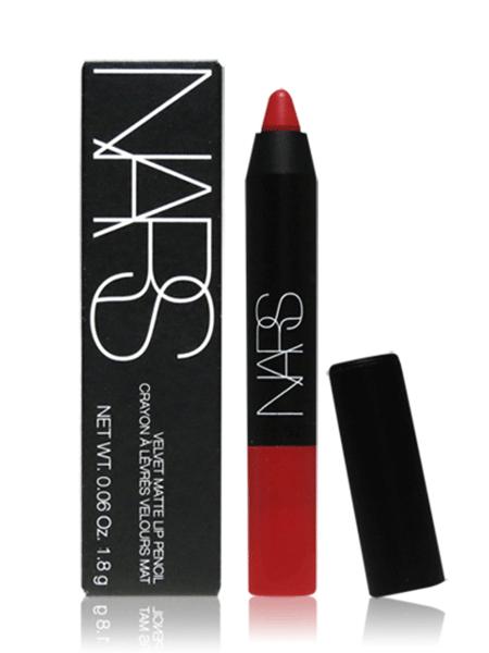 口红色号太多不会选？其实看唐嫣就对了！