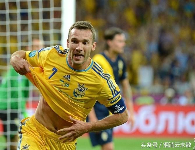 世界十大7号传奇足球球星,世界足坛历史最佳阵容11人