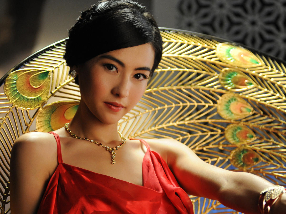 张柏芝与谢霆锋以往的视频,20年前春晚谢霆锋和董洁合唱的歌