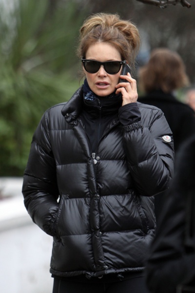 羽绒服moncler带你玩转别样冬日,moncler羽绒服经典款男穿搭