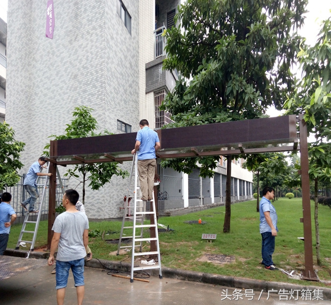 户外宣传栏led显示屏,led显示屏广告灯箱