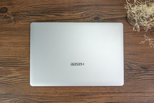 macbook一代多少钱,神舟优雅x4笔记本2000元推荐