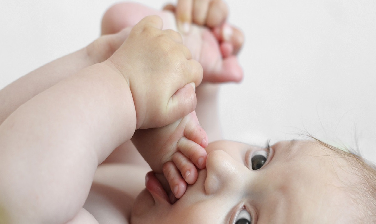 宝宝润肤露夏季,宝宝冬天皮肤干燥用什么润肤露好