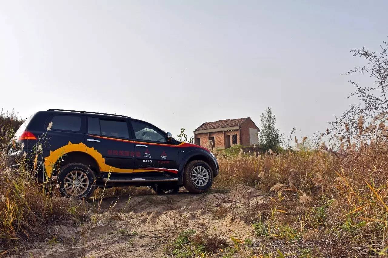 三菱帕杰罗劲畅at35特别版,沉浸式体验帕杰罗劲畅尊贵