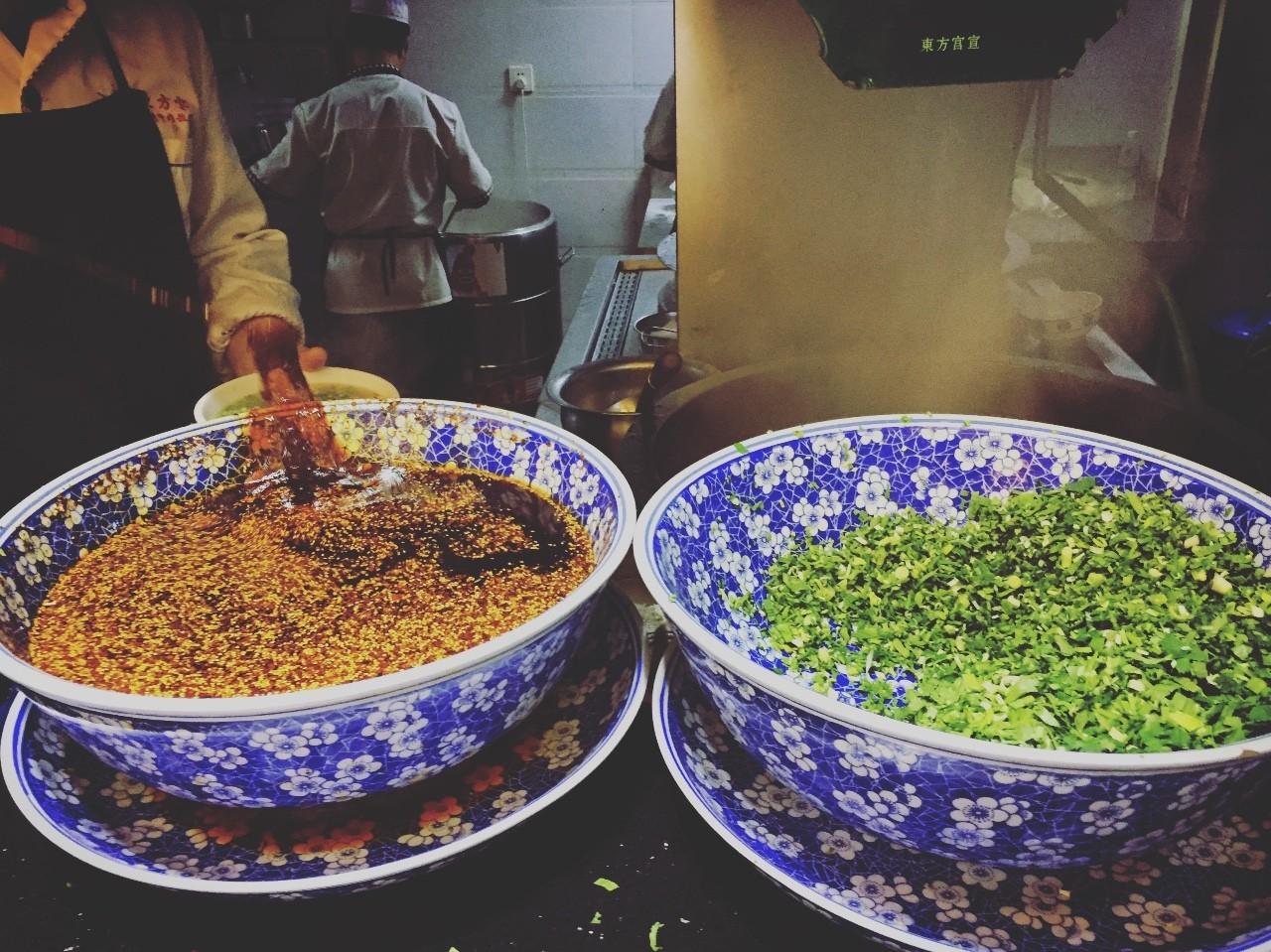 成都的一群面痴,拿出了他们珍藏的42碗好面,服不服吃了就知道