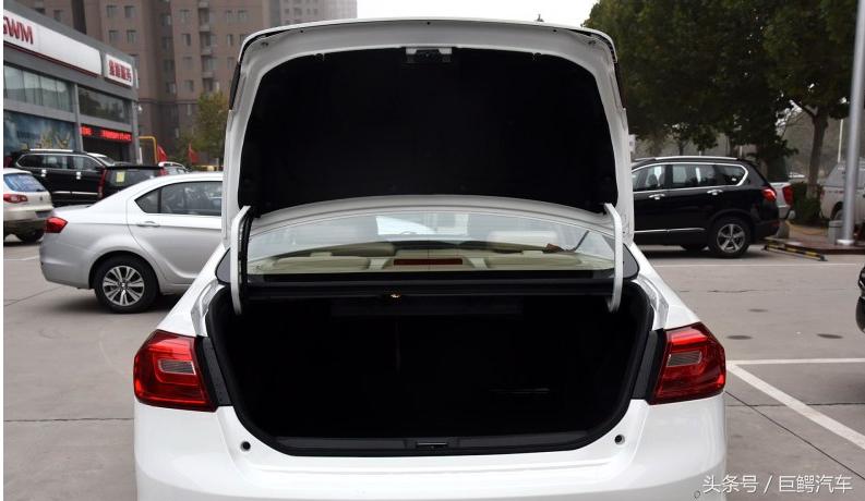 巨鳄重型坦克,巨鳄车