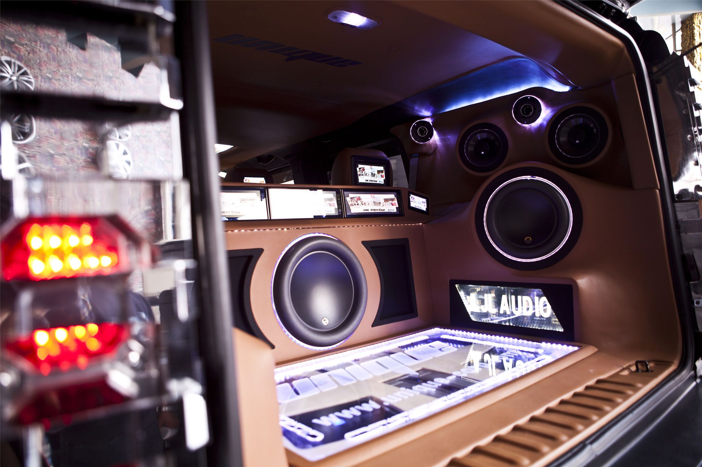 h2悍马爆改,悍马h2国外顶级改装