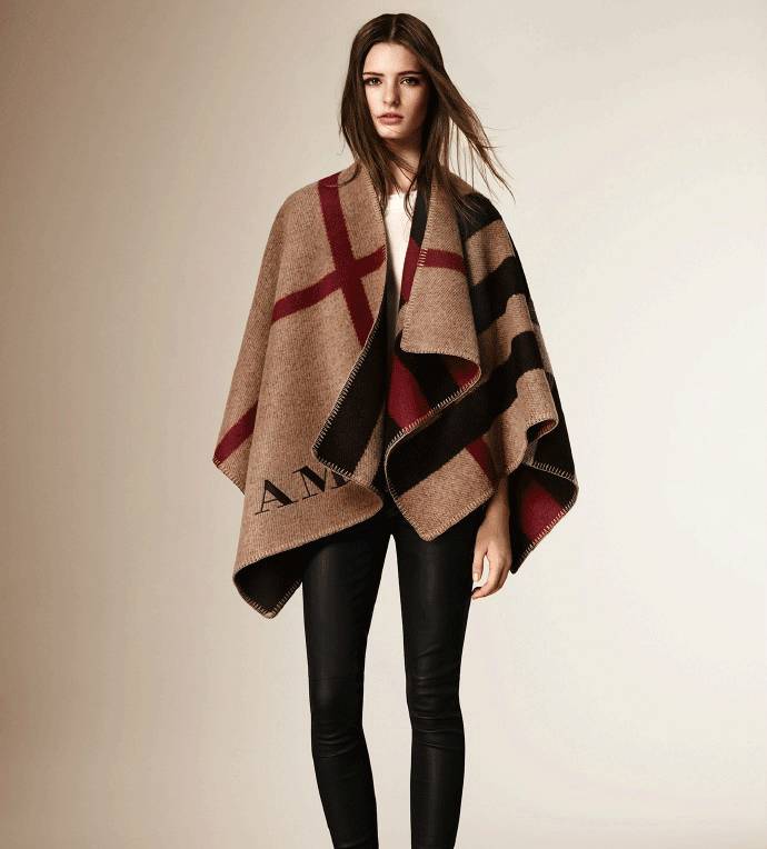 这条礼仪小姐的“迎宾带”，竟然被日日、袁姗姗……抢披上身！