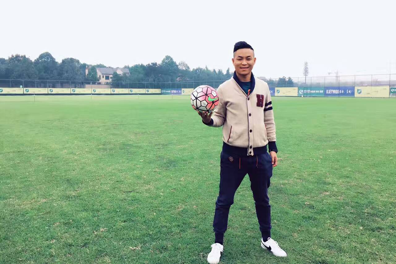 小样故事｜绿茵双咖创始人鲁林：坚持做国内最棒的足球自媒体！