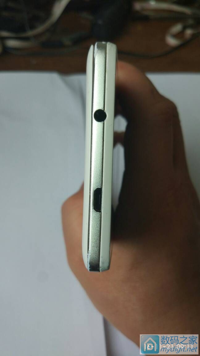 联想a788t手机拆装过程,怎么拆联想a798t手机