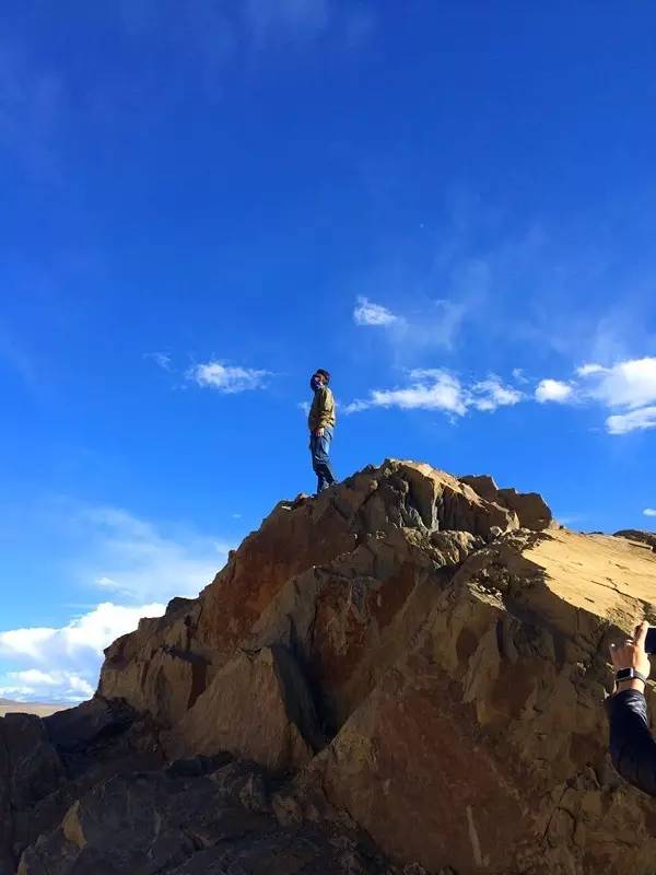 穷游小伙穷游西藏身体终于累垮,10年前穷游西藏