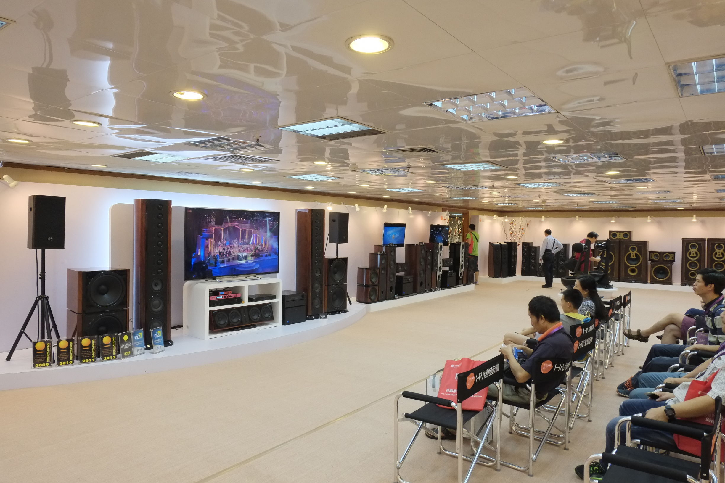 世界顶级音响博览会,世界顶级汽车音响展