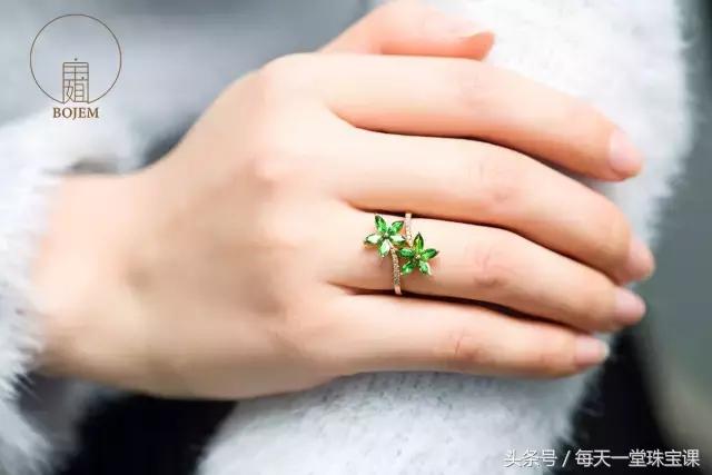 戒指戴在哪个手指上是有什么讲究,戒指戴在哪个手指头都有什么讲究