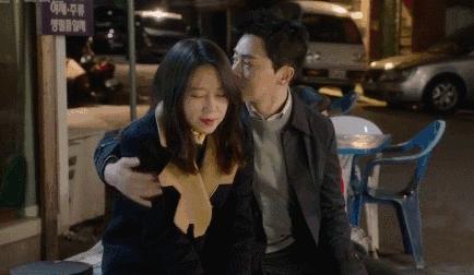 孔孝真同款棉袄,孔孝真穿搭灰色大衣