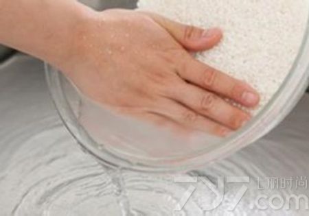 50岁长发怎么扎头发好看又减龄,长发和短发哪个更有助于头发生长