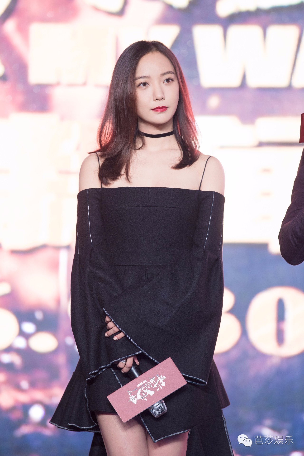 宋茜穿搭成为时尚风标,宋茜在天天向上跳舞视频